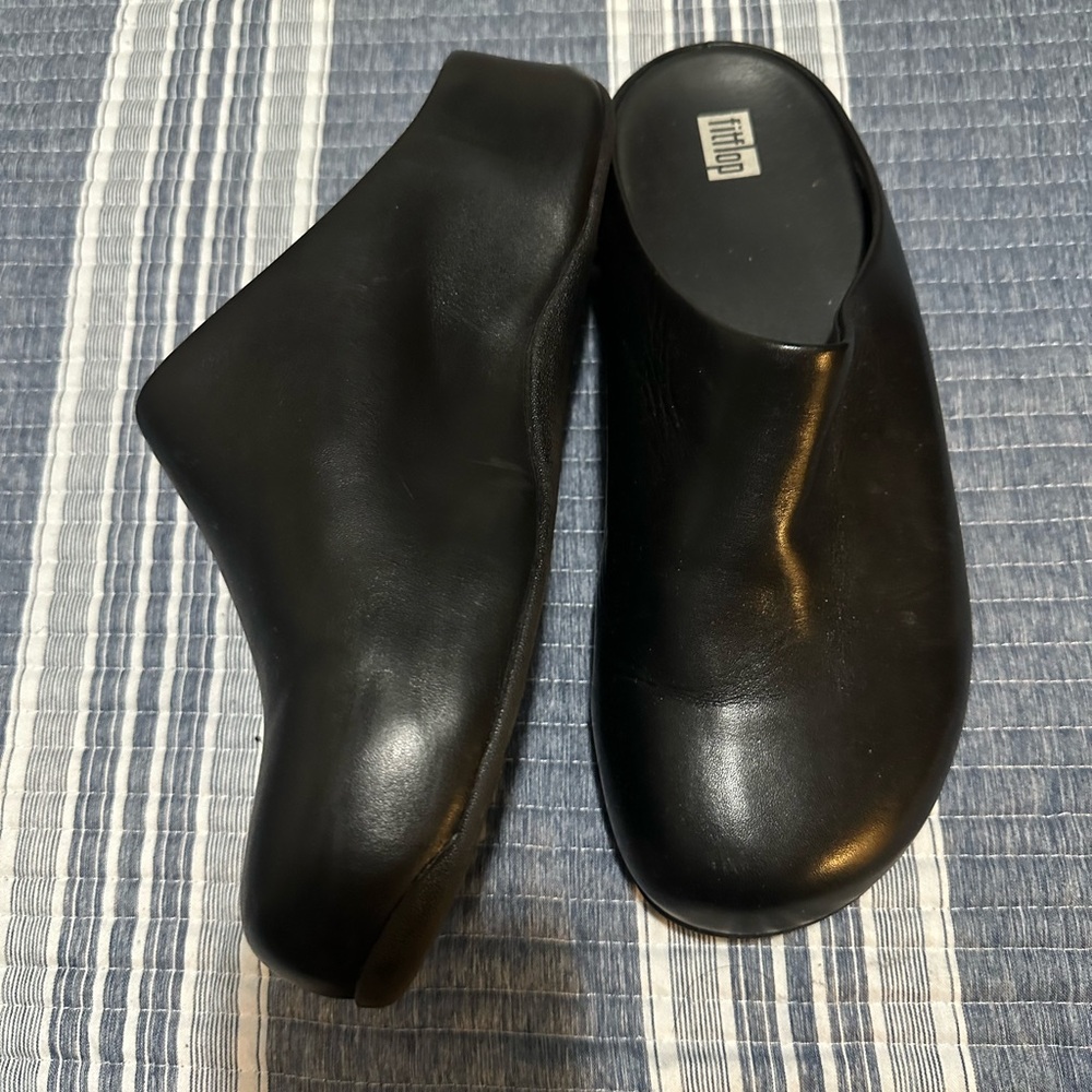 FitFlop Black Slip-On Clogs - Picture 3 of 5